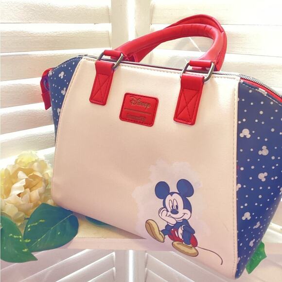 DISNEY LOUNGEFLY MICKEY MOUSE NEW SACTEL WITH STRAPE - Picture 6 of 9